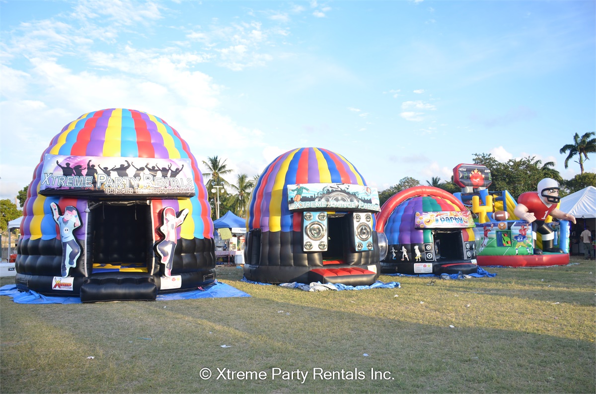 13ft x13ft Xtreme Mini Disco Dome Emoji Bouncy Castle & Party